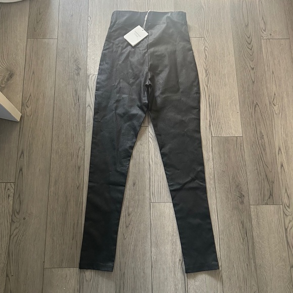 New Seraphine Lexa Matte Coated Faux Leather Over The Bump Maternity Leggings - Picture 7 of 9